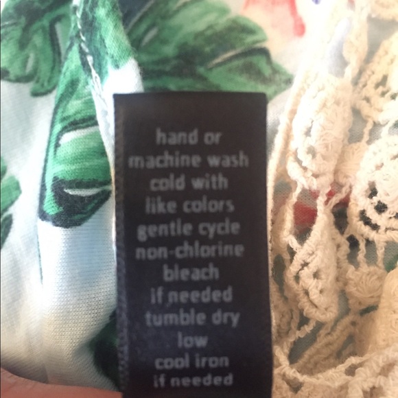 Full Tilt flowered crop top shirt - Picture 4 of 4